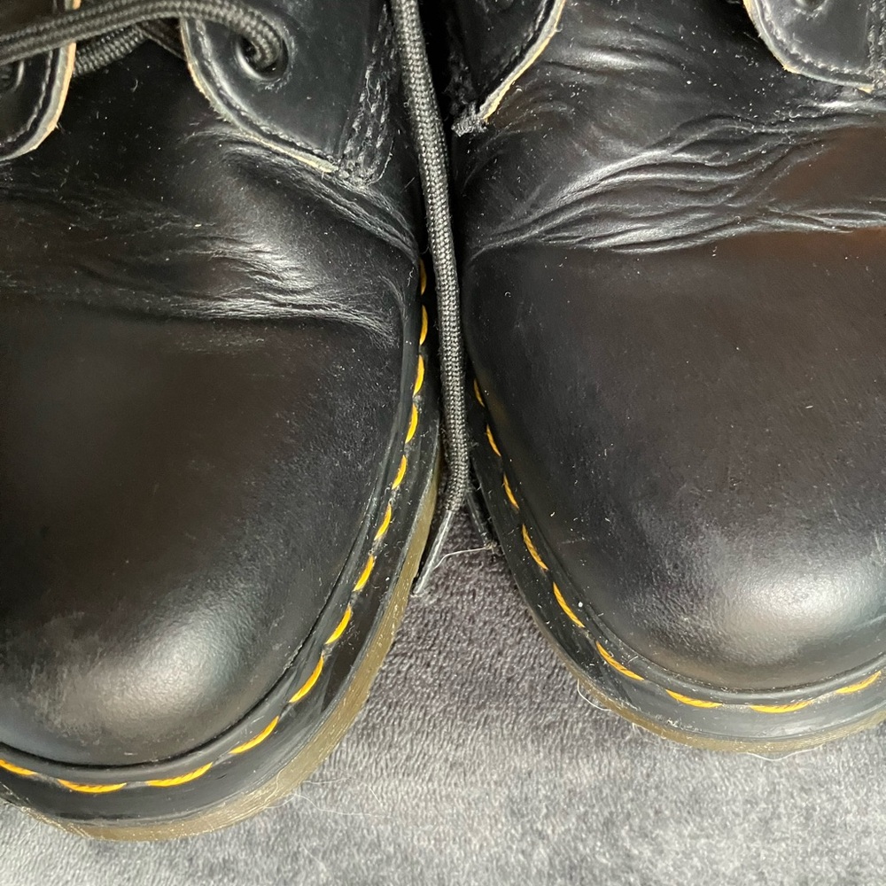 Dr. Martens Black Oxford Shoes Classic Leather Design - Picture 6 of 12